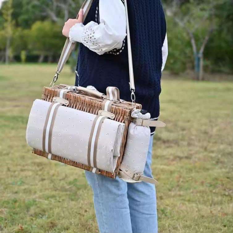 4 Person Picnic Basket