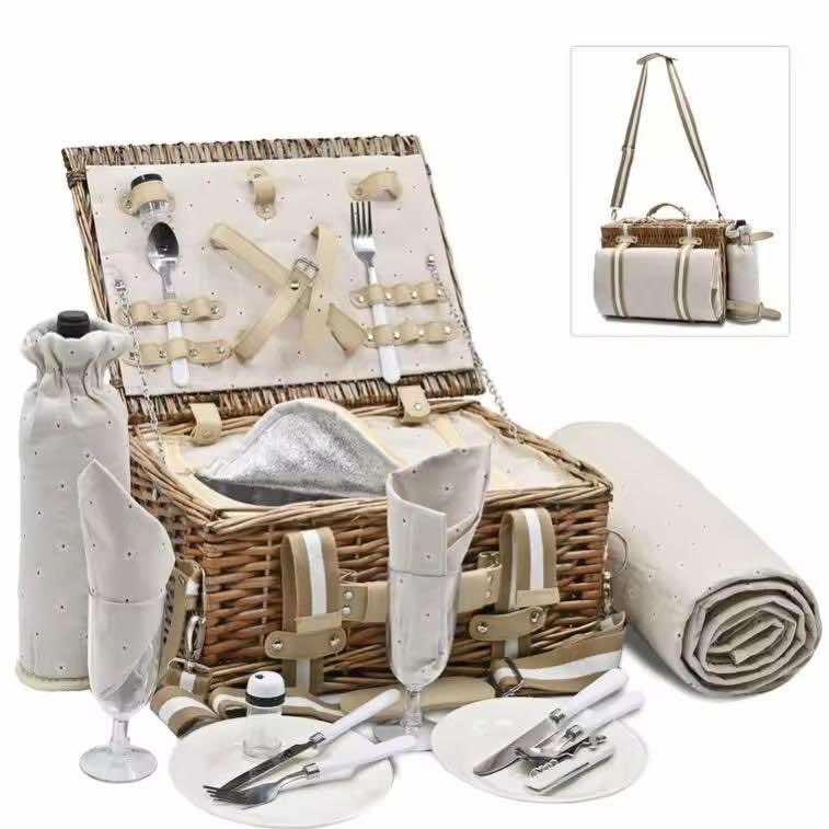 4 Person Picnic Basket