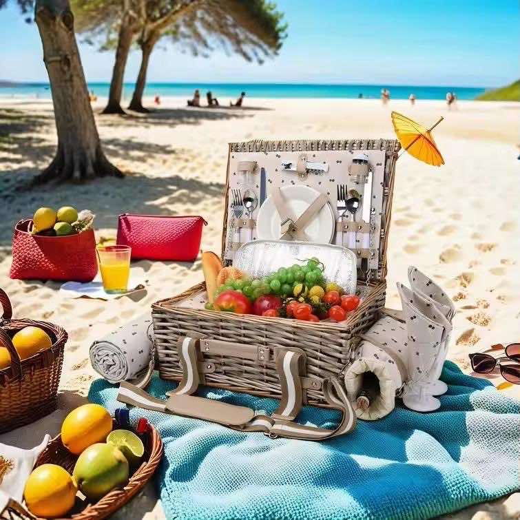 4 Person Picnic Basket